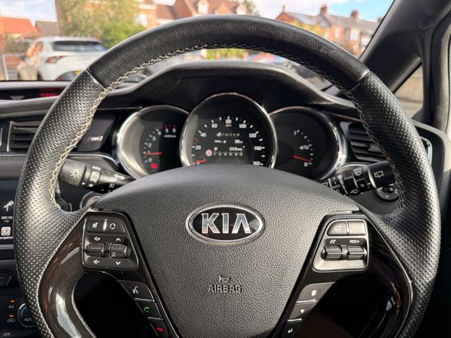 Kia Ceed Photo 55fa49c3-6660-44c8-932b-de5e6eda1592.jpg