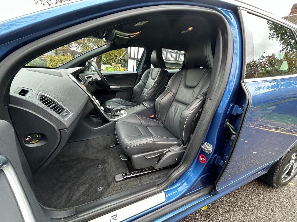 Used Volvo XC60 DC16DVZ 32