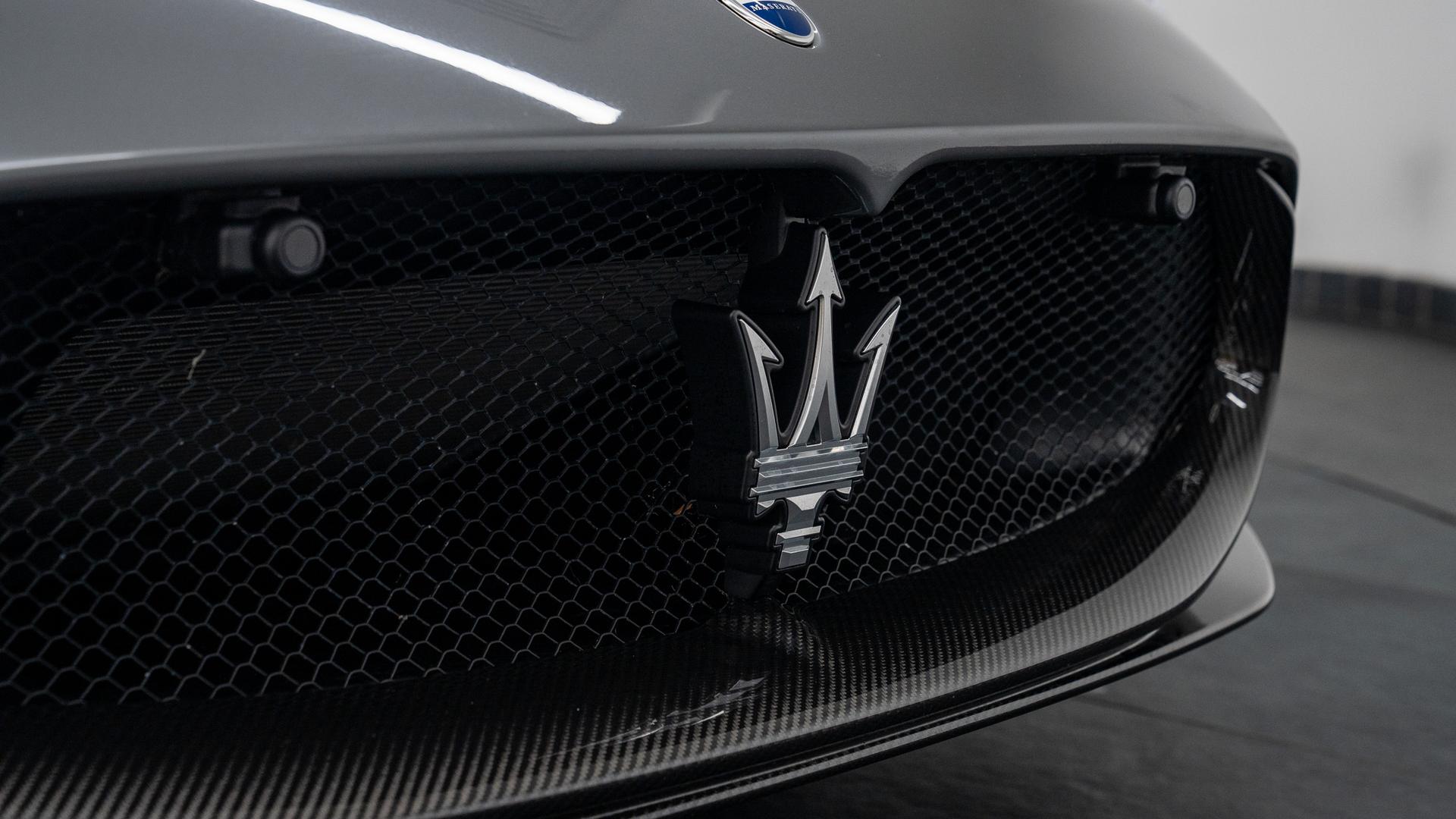 Maserati MC20 Photo 56238164-f60c-4cc3-ac30-f0b51a19fbdd.jpg
