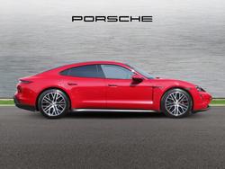 PORSCHE Taycan Photo 3