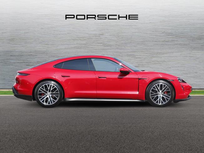 PORSCHE Taycan Photo 3