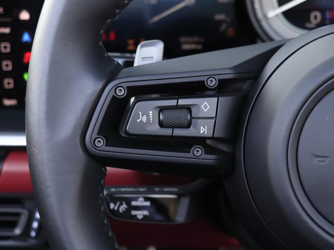 PORSCHE 911 Photo 24