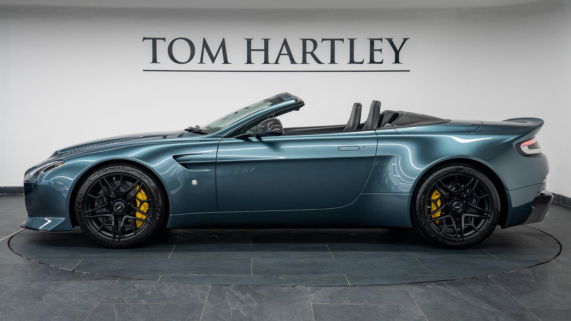 Aston Martin Vantage Photo 566bf6ff-4704-42a2-95cc-692043938b55.jpg