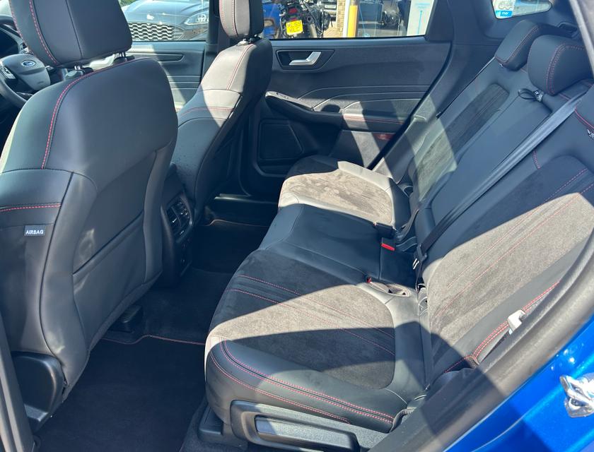 Ford Kuga Photo 5697f221-67ea-4afa-b024-60e3da5fa16a.jpg