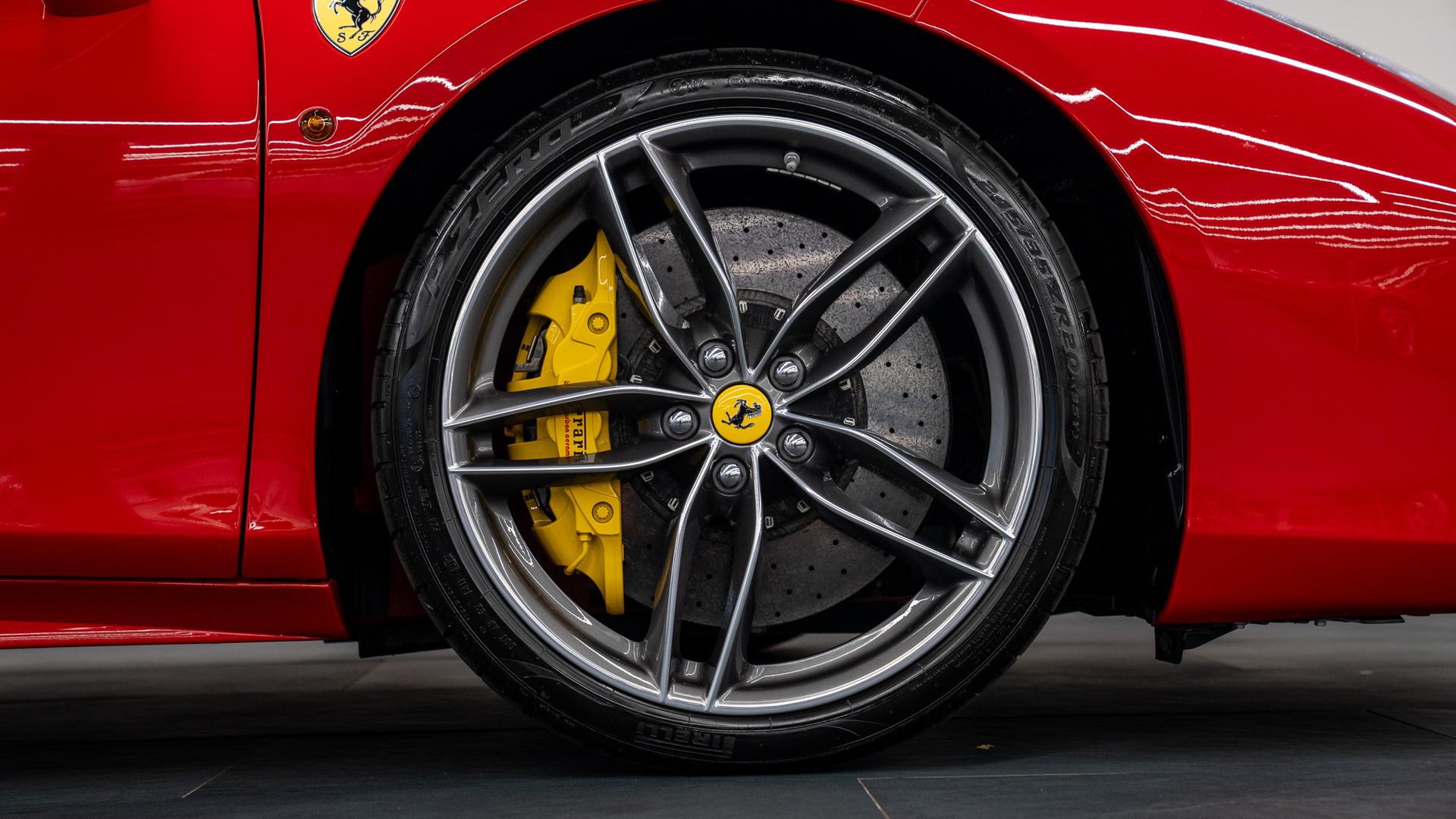 Ferrari 488 Photo 56b0b0f6-9e3d-43d1-bb49-433e377989f1.jpg