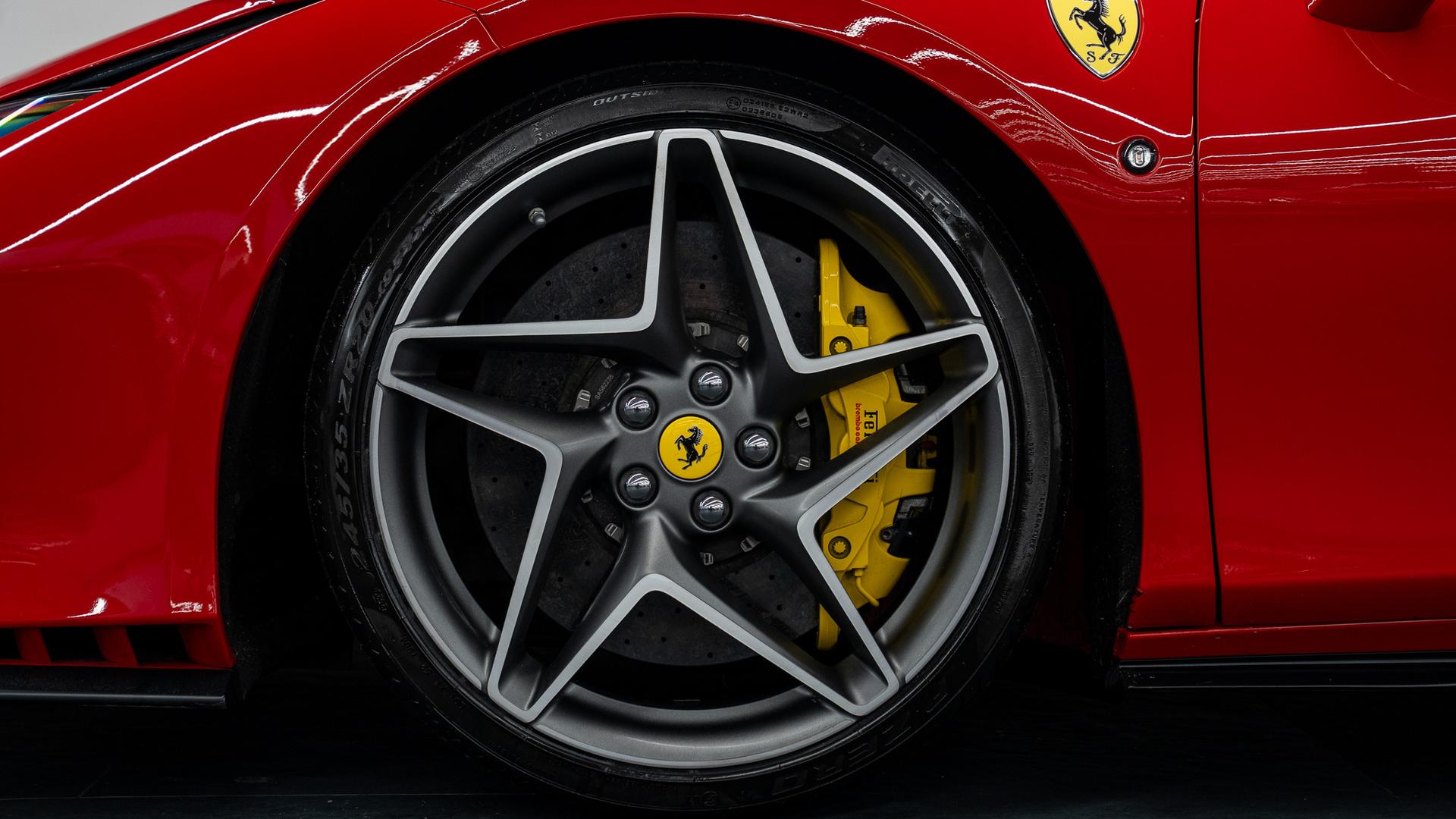 Ferrari F8 Photo 56b19de1-ea69-470d-9188-ba8279689f6f.jpg