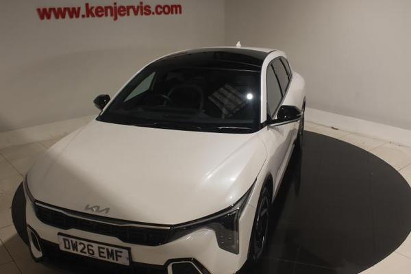 Kia K4 1.0 T-GDi MHEV GT-Line S Hatchback 5dr Petrol Hybrid DCT Euro 6 (s/s) (113 bhp) Photo 2