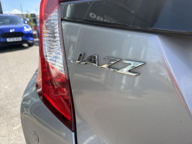 Honda Jazz Photo 56da068c-385b-46bf-93b8-40948064a28c.jpg