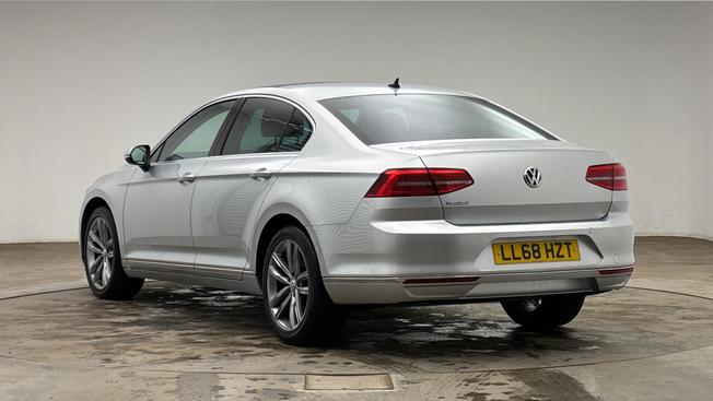 VOLKSWAGEN Passat Photo 3