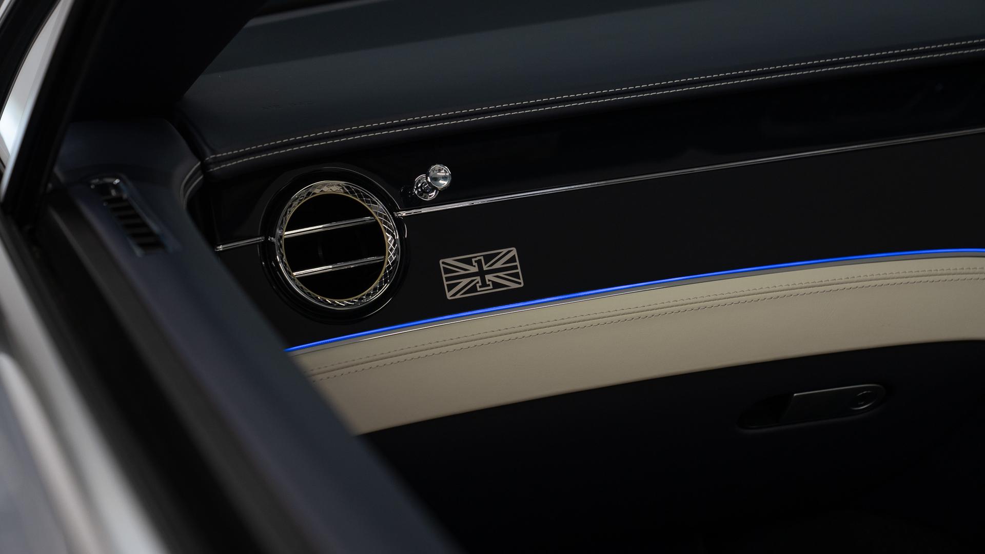 Bentley Continental GTC Photo 5705a453-6dc6-41ea-813d-70d16f9fd40a.jpg