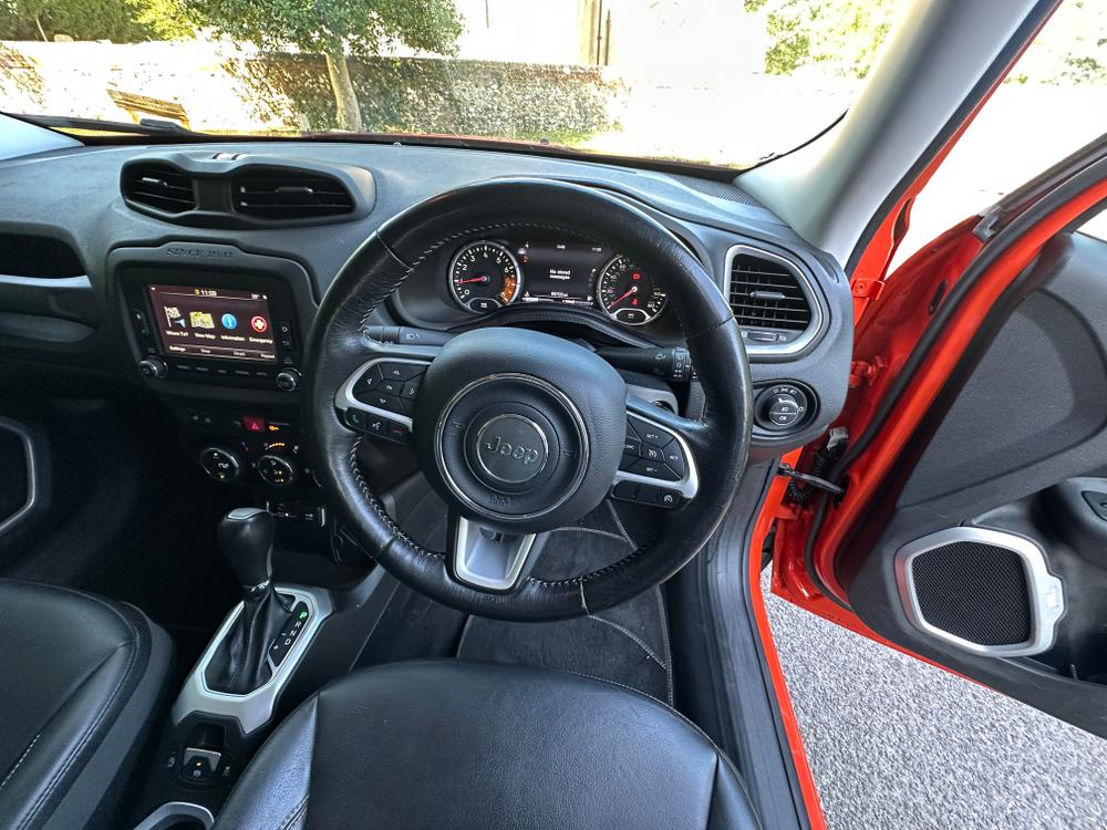 Used Jeep Renegade LW17YWJ 33