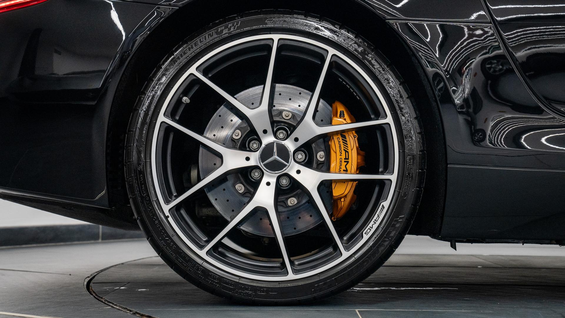 Mercedes-Benz SLS Photo 5718ef45-679e-46dc-b16b-4d6c91d1d76f.jpg