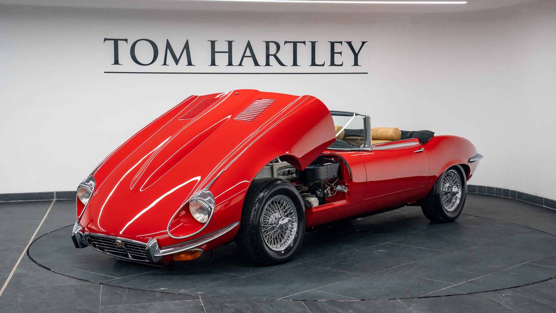 Jaguar E-Type Photo 571d3b03-0df9-43ec-b880-8fb7e491f843.jpg