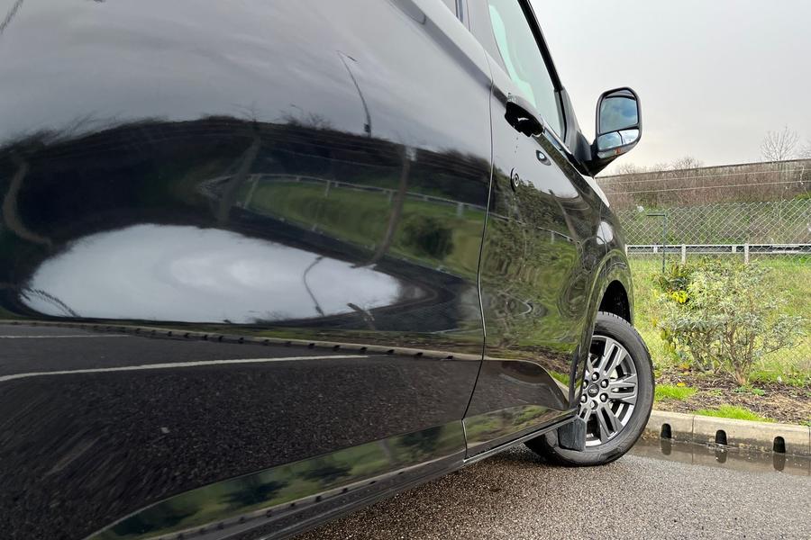 Ford TRANSIT CUSTOM Photo 572ca78d-4575-4fe7-9a2b-5fd2c54f83a3.jpg