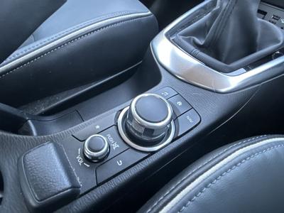 Mazda Mazda2 Photo 16