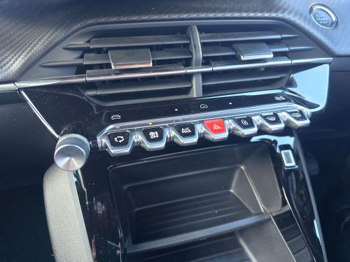 Peugeot 2008 Photo 573fdeb8-1882-4056-83cf-41b597381575.jpg