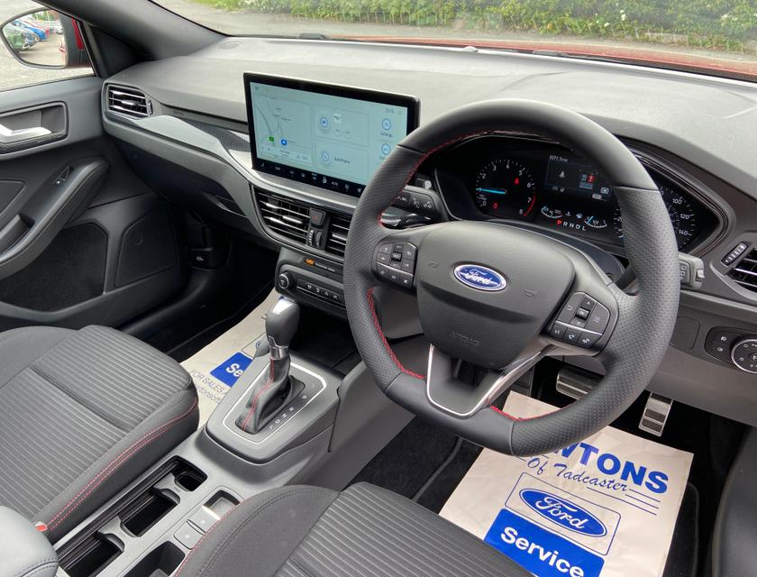 Ford Focus Photo 575c54a3-b02b-45f0-9e07-346e7a41d0da.jpg