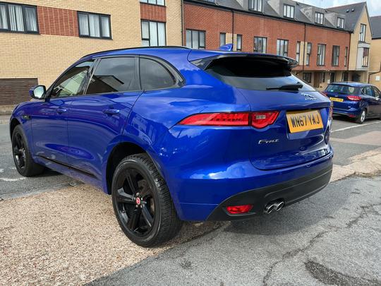 Jaguar F-PACE Photo 11