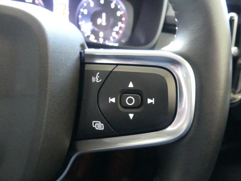 Volvo XC40 Photo 5778a3ce-5cd7-4487-b738-2b95d8cdd7a8.jpg
