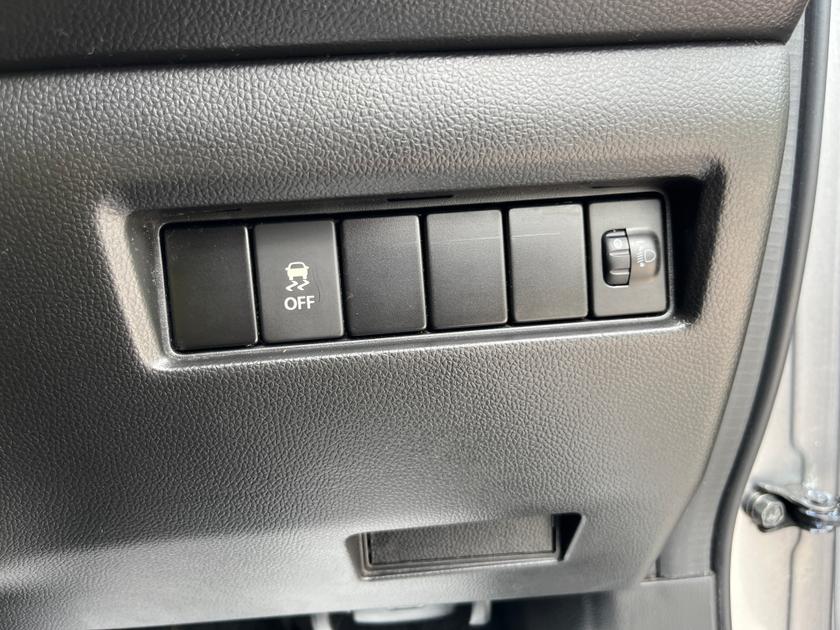 Suzuki Swift Photo 5779f8ff-d0ea-419c-8b9f-7e7d668bccf0.jpg