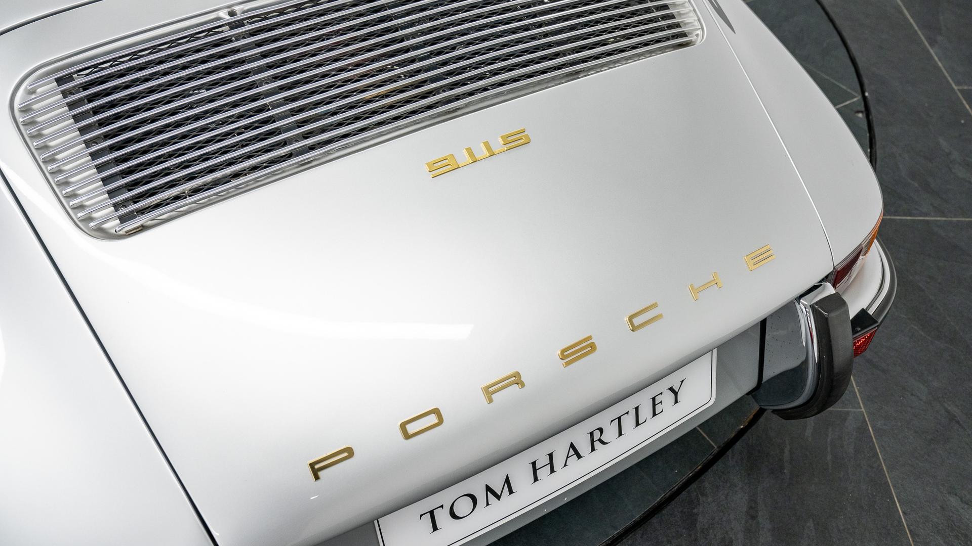 Porsche 911 Photo 57856bf7-714f-4643-a510-90496e747171.jpg