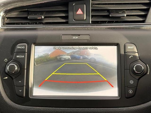Kia Ceed Photo 579b83ad-e5bc-4f6e-9ae2-6c748db38582.jpg