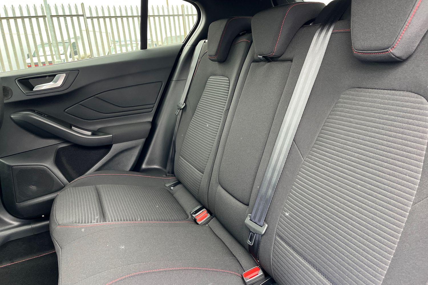 Ford FOCUS Photo 19