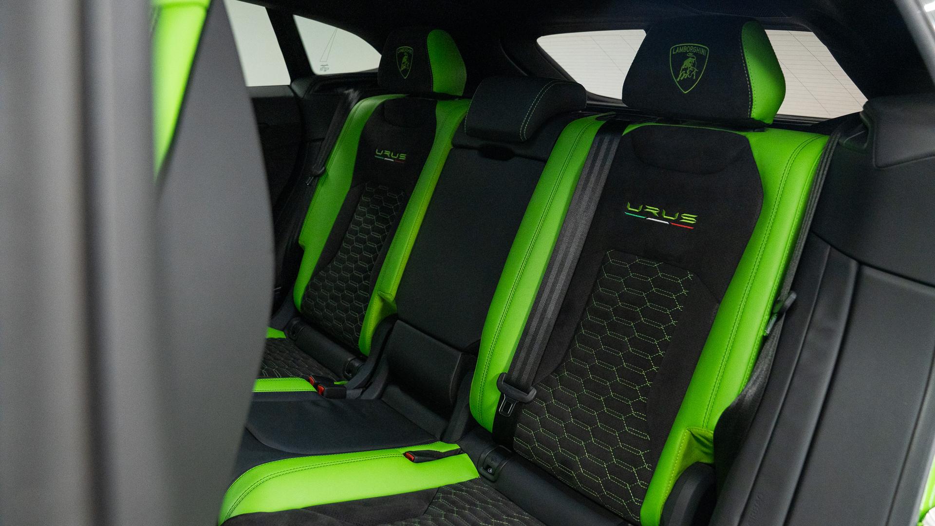 LAMBORGHINI Urus Photo 57b7224d-cb78-4d86-82c3-4fa0aba4a552.jpg