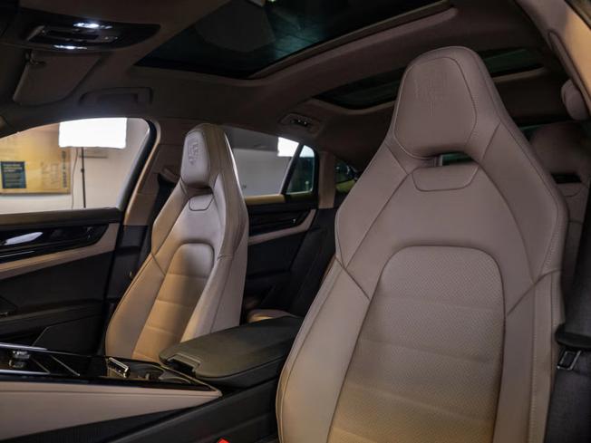PORSCHE Panamera Photo 18