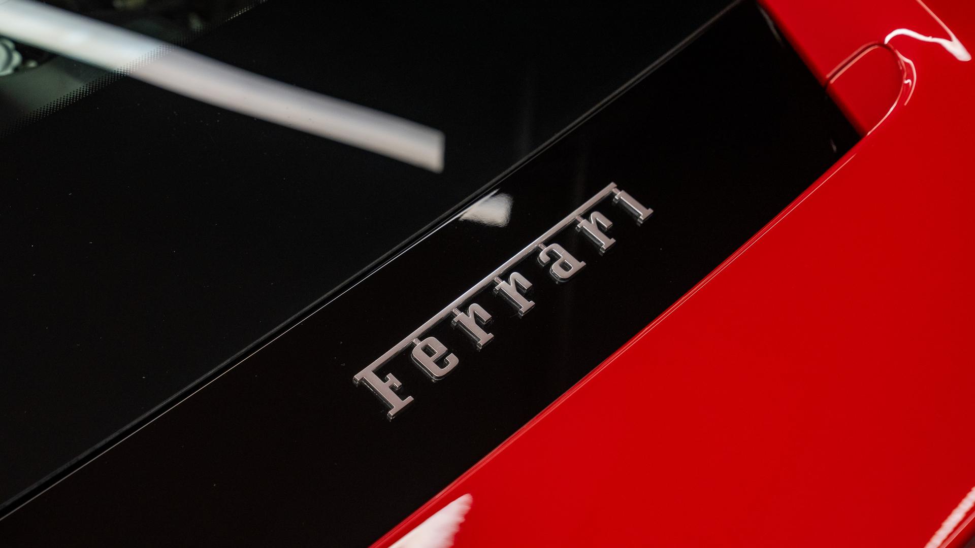 Ferrari 488 Photo 57c405c7-13ff-492f-be9b-2ff5eff0570b.jpg