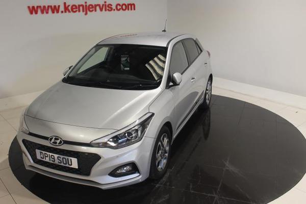 Hyundai i20 1.2 Premium Nav Hatchback 5dr Petrol Manual Euro 6 (s/s) (84 ps) Photo 2