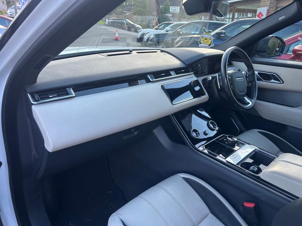 Land Rover Range Rover Velar Photo 57e2408b-2962-4584-afbd-1f509173153e.jpeg