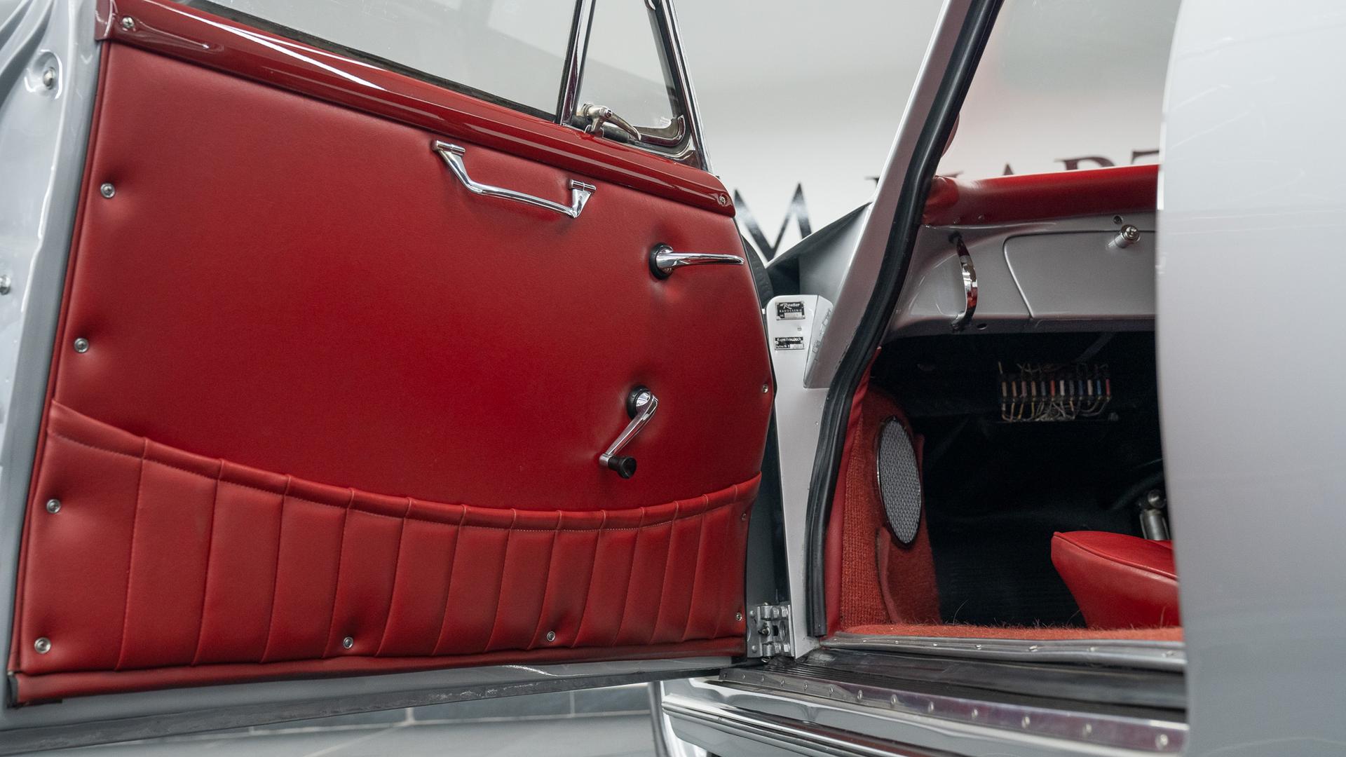 Porsche 356B Photo 57e4a1e1-7665-43e7-bded-da68b85eb1c7.jpg