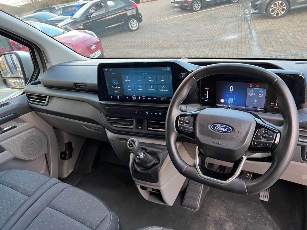 Ford Transit Custom Photo 57e849eb-fc4e-4a20-8e13-932cd00b7843.jpeg