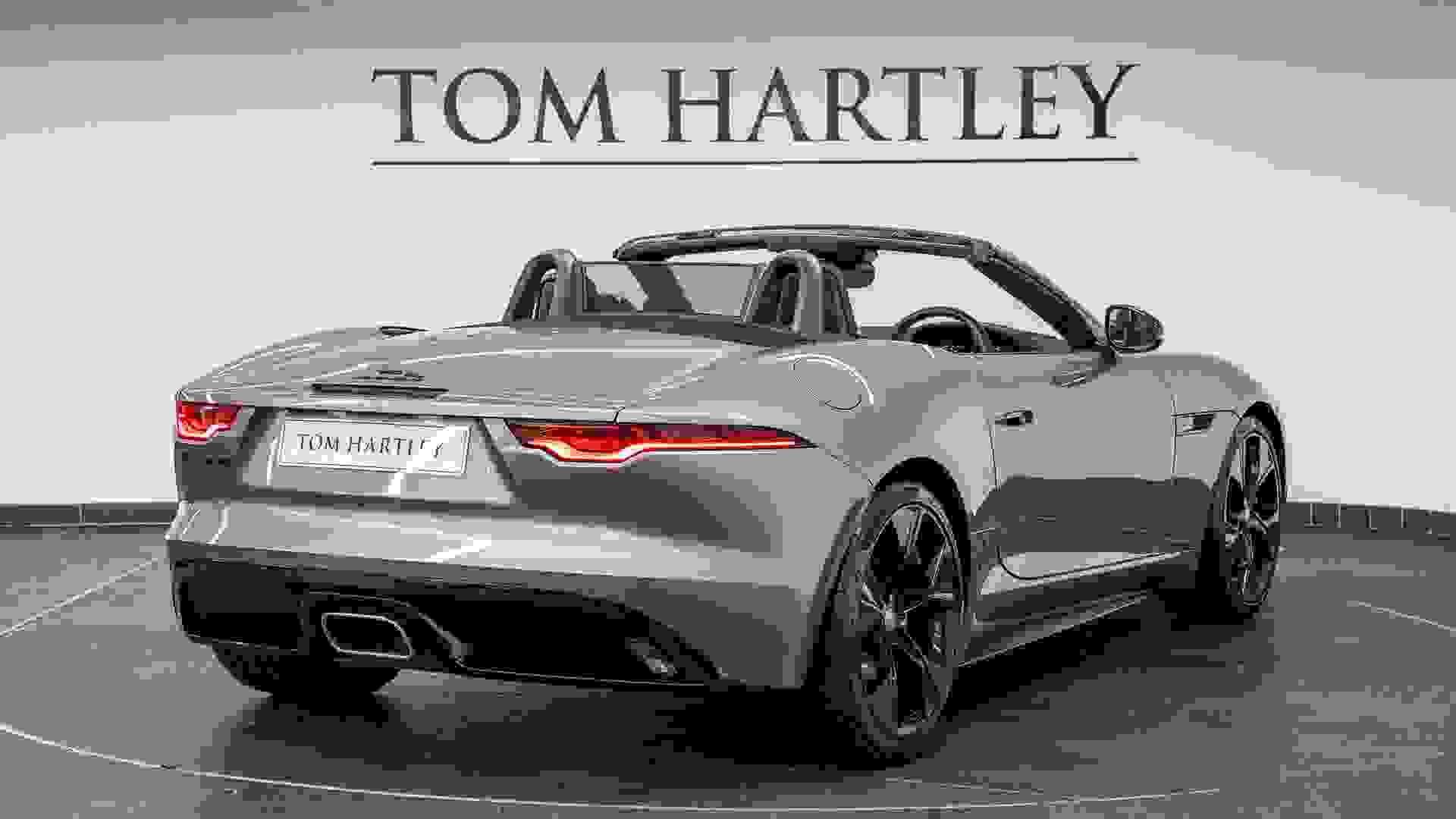 Jaguar F-Type Photo 57f687f8-ee92-4d4b-97e4-bf3ee1899fd5.jpg