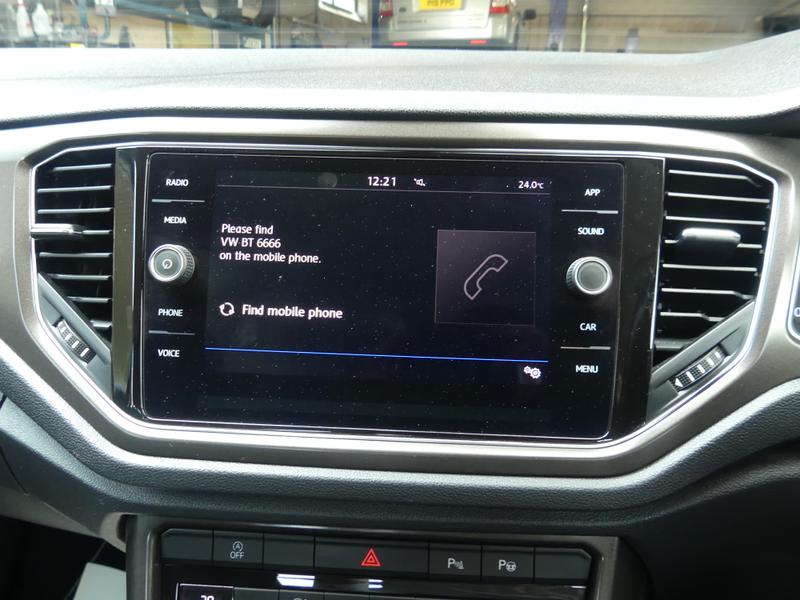 Volkswagen T-Roc Photo 581b9fd3-30b0-4649-bd5b-e902c809d545.jpg