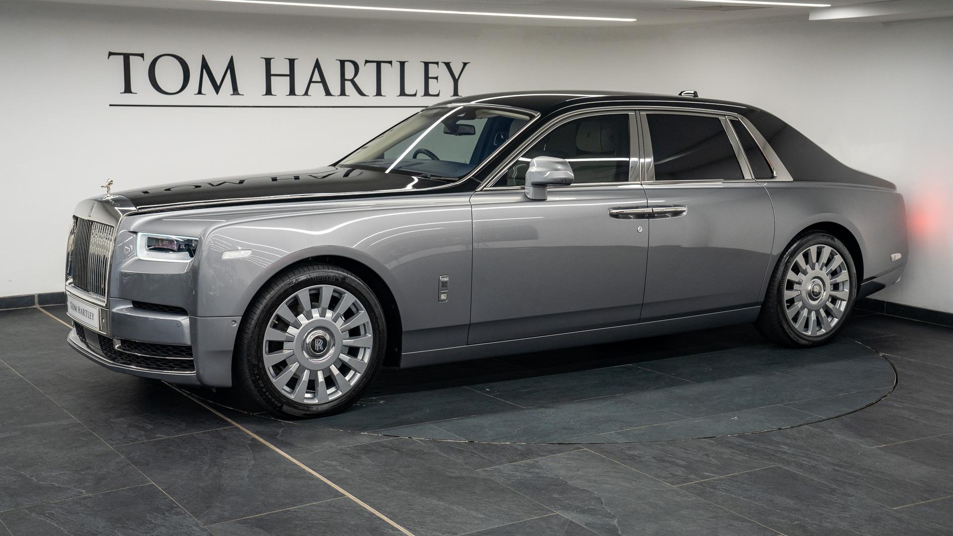 Rolls-Royce Phantom Photo 5835fa5b-01f2-4ef0-8499-d401fa2c3dbc.jpg