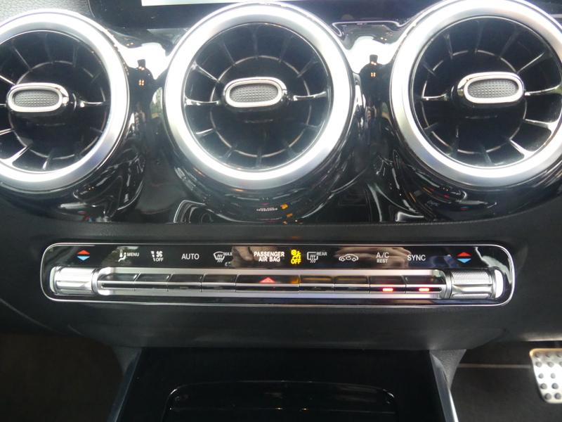 Mercedes-Benz B Class Photo 58427203-26a8-418a-b30d-bd498e366367.jpg
