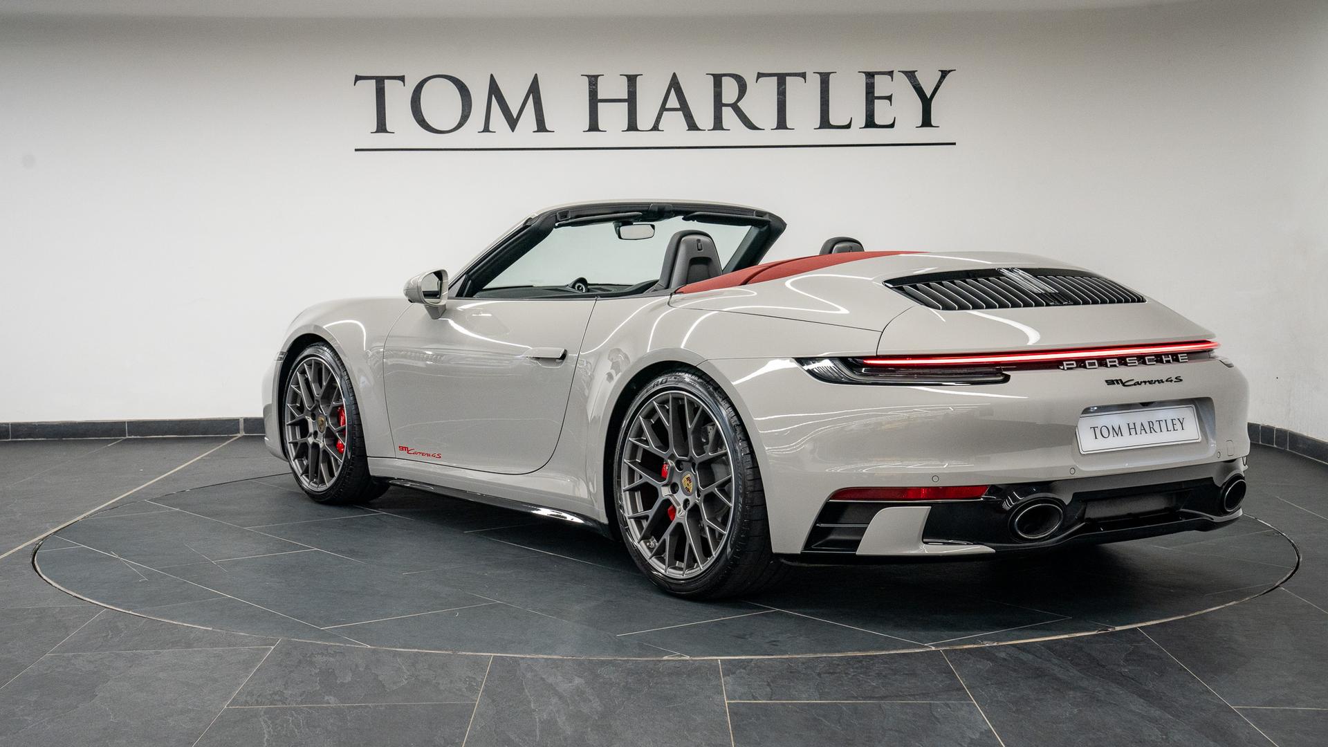 Porsche 911 Photo 5849f210-1d81-4c82-a849-023f8d29ad10.jpg