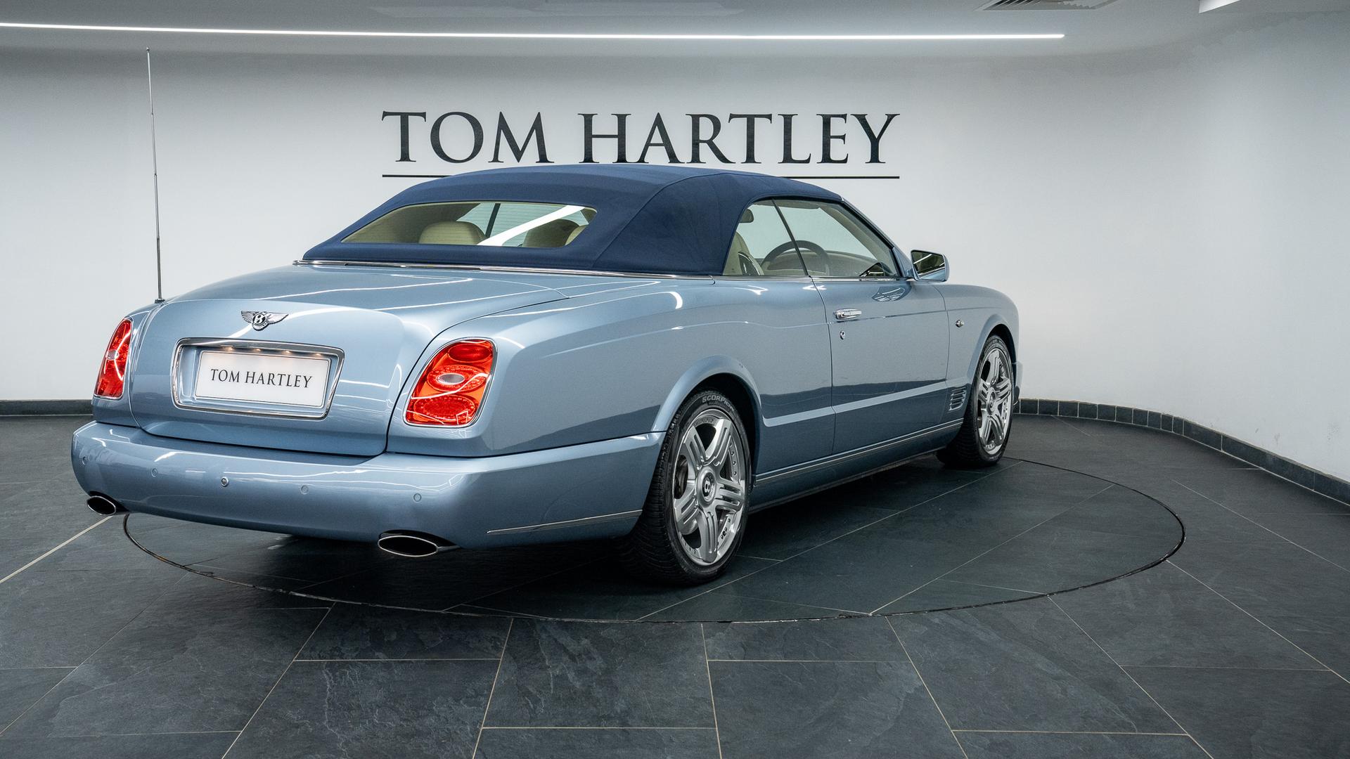 Bentley Azure T Photo 585f2cd6-1f26-4604-88a9-66543f1d4366.jpg