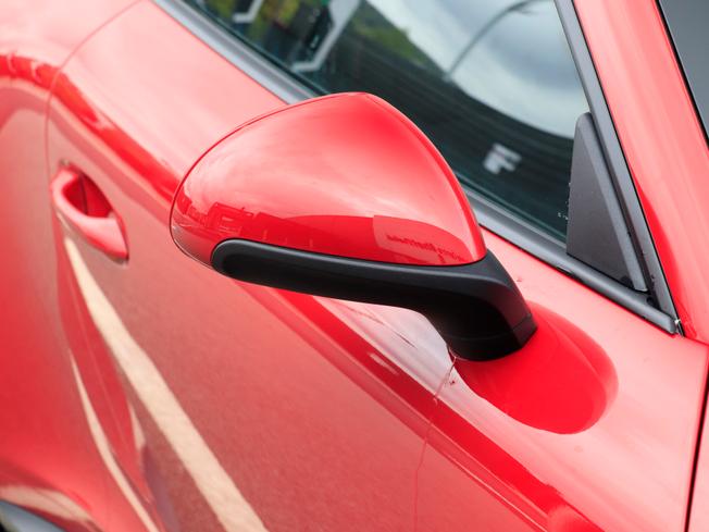 PORSCHE 911 Photo 14