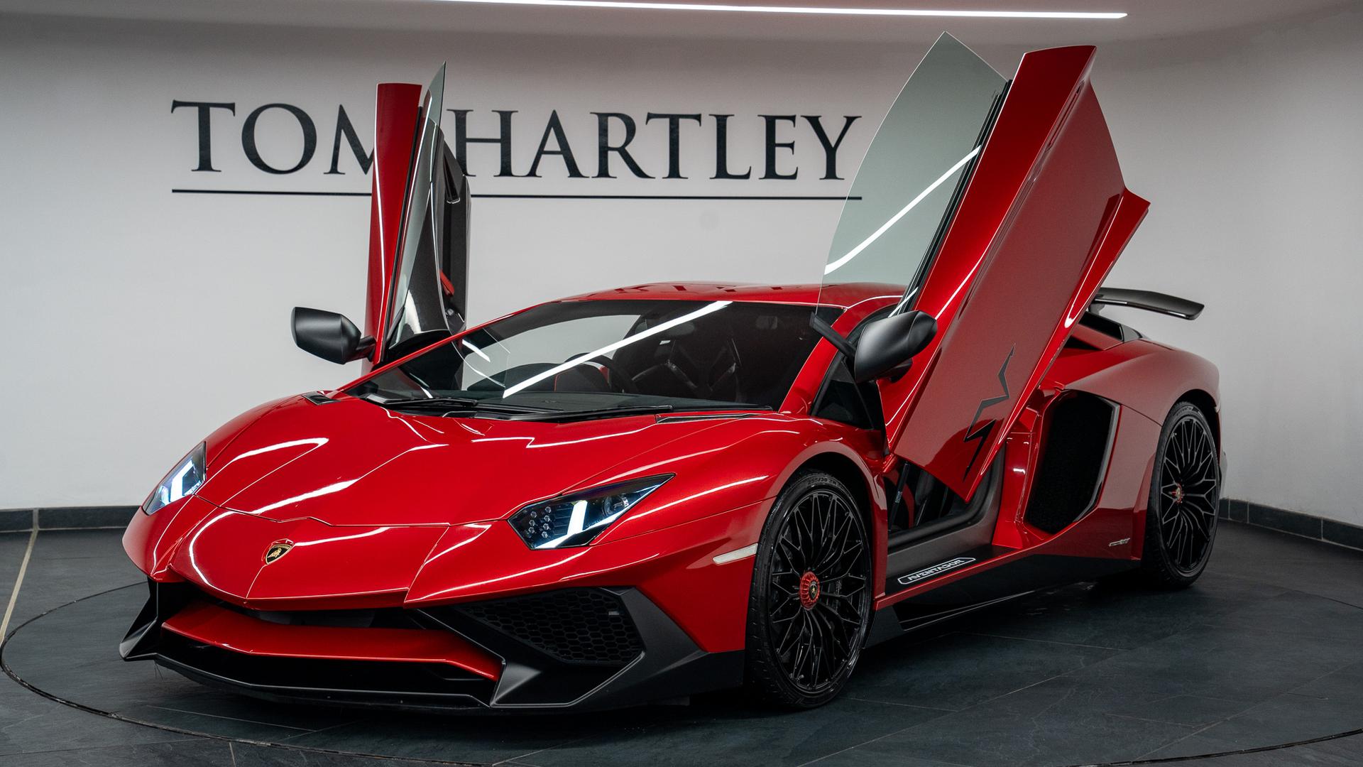 LAMBORGHINI Aventador Photo 58755482-8ab0-46cc-9045-2ce89fd24c5d.jpg