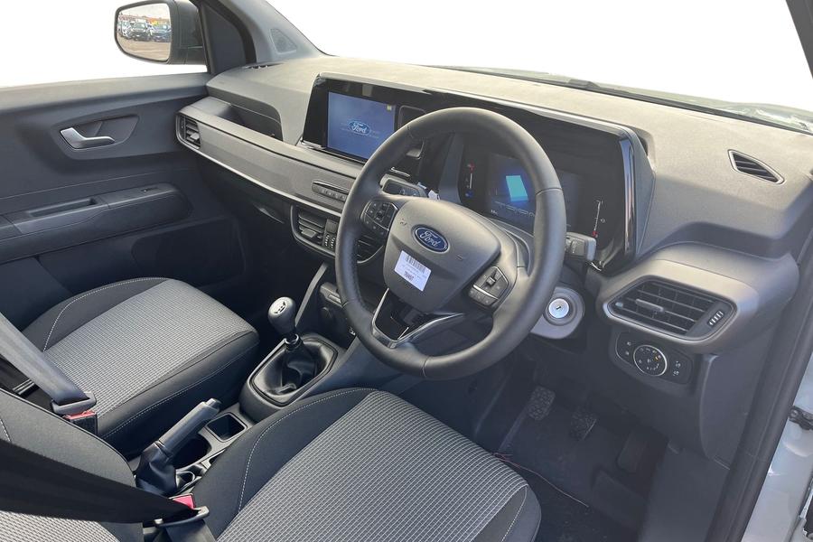 Ford TRANSIT COURIER Photo 5885c1f1-7ab3-43af-b840-3a29a212c610.jpg