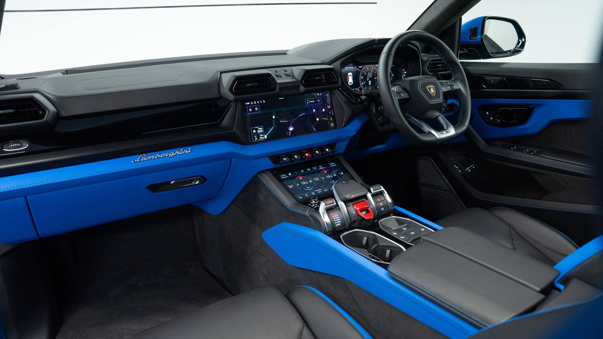 LAMBORGHINI Urus Photo 58880ac0-952b-46e0-a9b0-a5da41c5cb81.jpg
