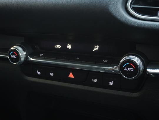 Mazda CX-30 Photo 588ce72b-4cb5-4471-bf45-dff565be30df.jpg