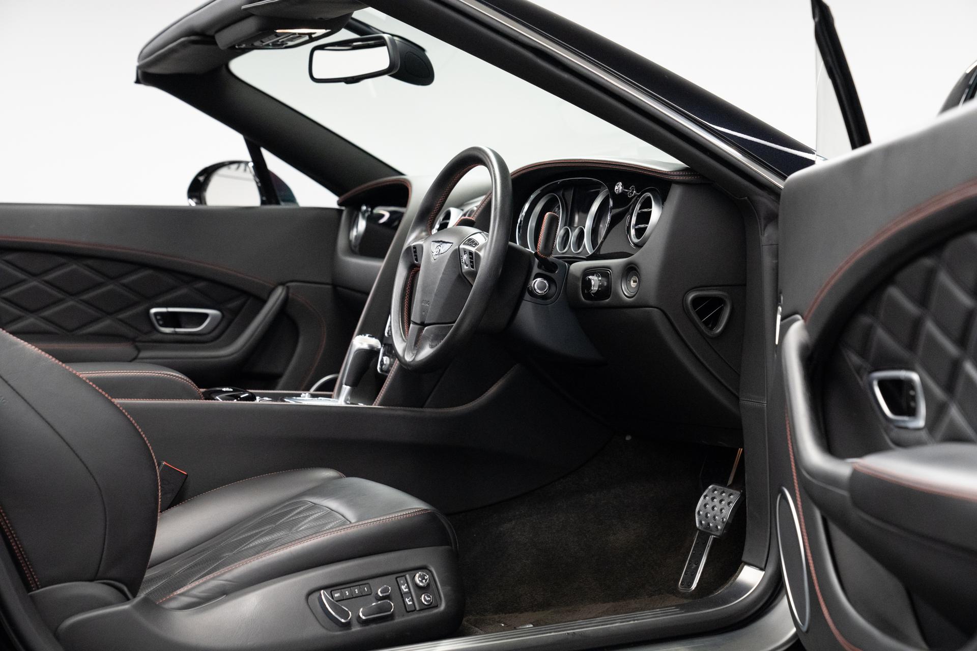 Bentley CONTINENTAL Photo 589a2ce5-5a49-4daa-85dd-524befec4bb6.jpg