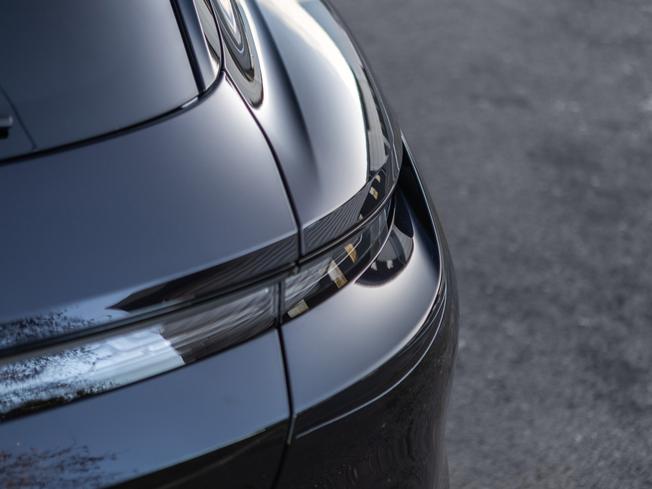PORSCHE Taycan Photo 41