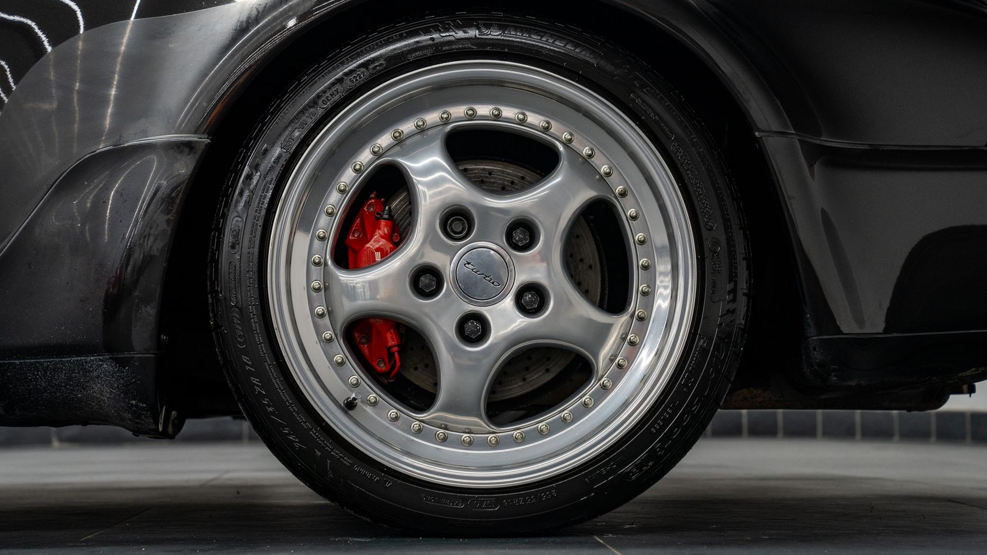 Porsche 911 Photo 58ad8ff2-9f6f-4ace-b97b-1d7f5fa46b77.jpg