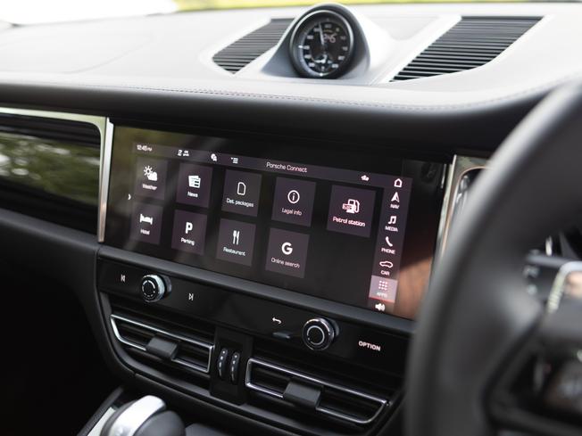 PORSCHE Macan Photo 17