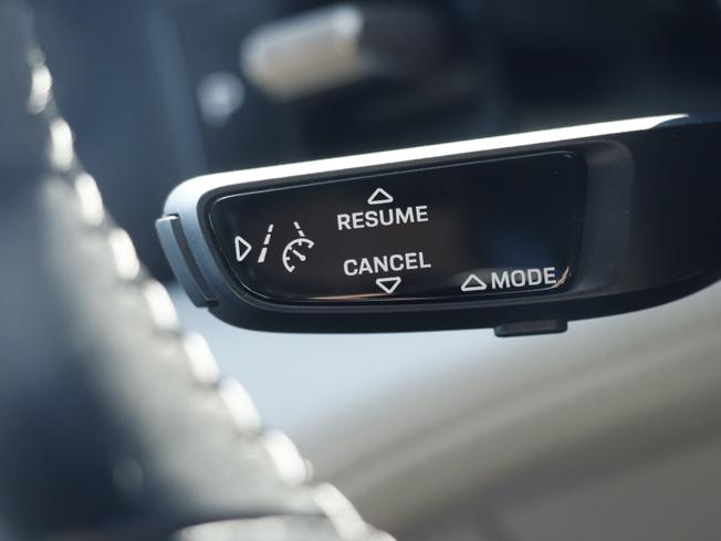 PORSCHE Taycan Photo 20